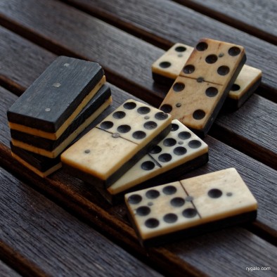 P8190140_vintage dominoes